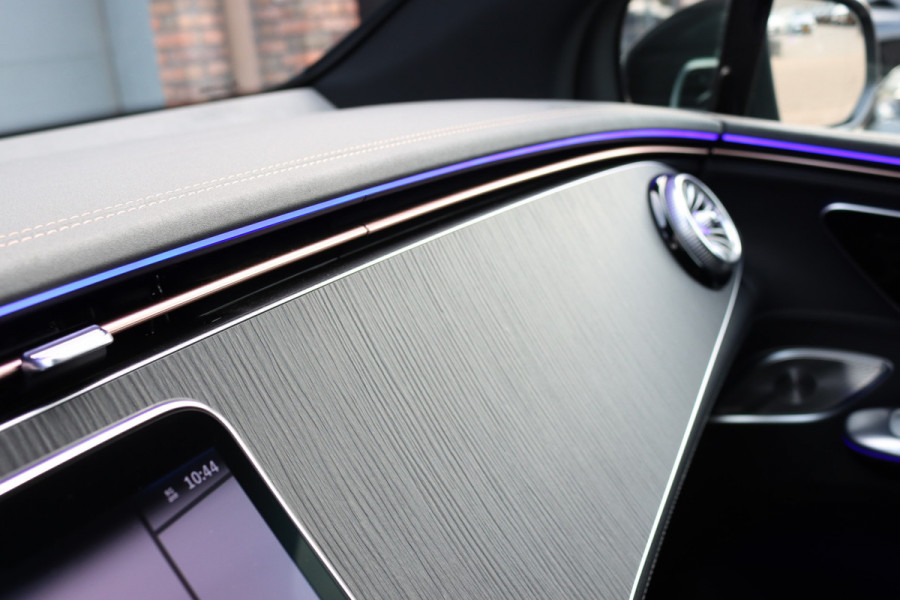 Mercedes-Benz EQE SUV 350 4Matic AMG Line 91 kWh | 59.000,- ex | Distronic+ | Memory | Panoramadak | Digital Light | Stoelventilatie | Burmester | Warmtepomp | Keyless Go | Augmented Reality |