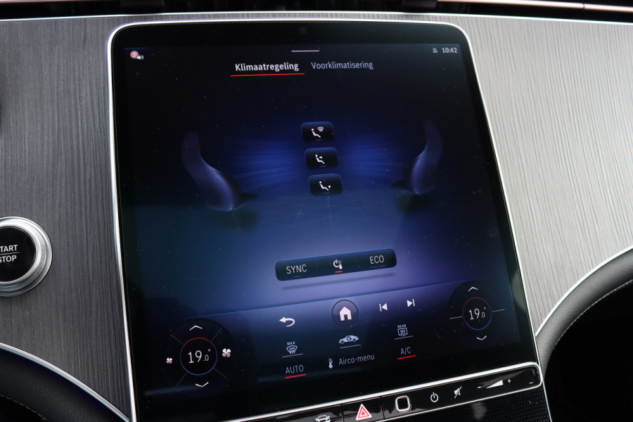 Mercedes-Benz EQE SUV 350 4Matic AMG Line 91 kWh | 59.000,- ex | Distronic+ | Memory | Panoramadak | Digital Light | Stoelventilatie | Burmester | Warmtepomp | Keyless Go | Augmented Reality |