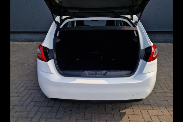 Peugeot 308 1.2 Allure 130pk aut. Panodak Peugeot 308 1.2 Allure 130pk aut. Panodak