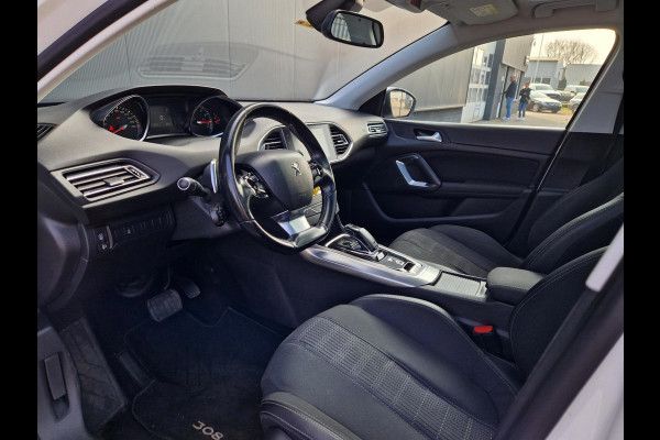 Peugeot 308 1.2 Allure 130pk aut. Panodak Peugeot 308 1.2 Allure 130pk aut. Panodak