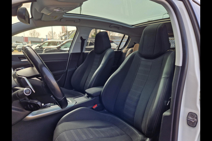 Peugeot 308 1.2 Allure 130pk aut. Panodak Peugeot 308 1.2 Allure 130pk aut. Panodak