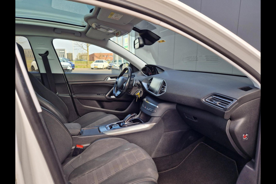 Peugeot 308 1.2 Allure 130pk aut. Panodak Peugeot 308 1.2 Allure 130pk aut. Panodak