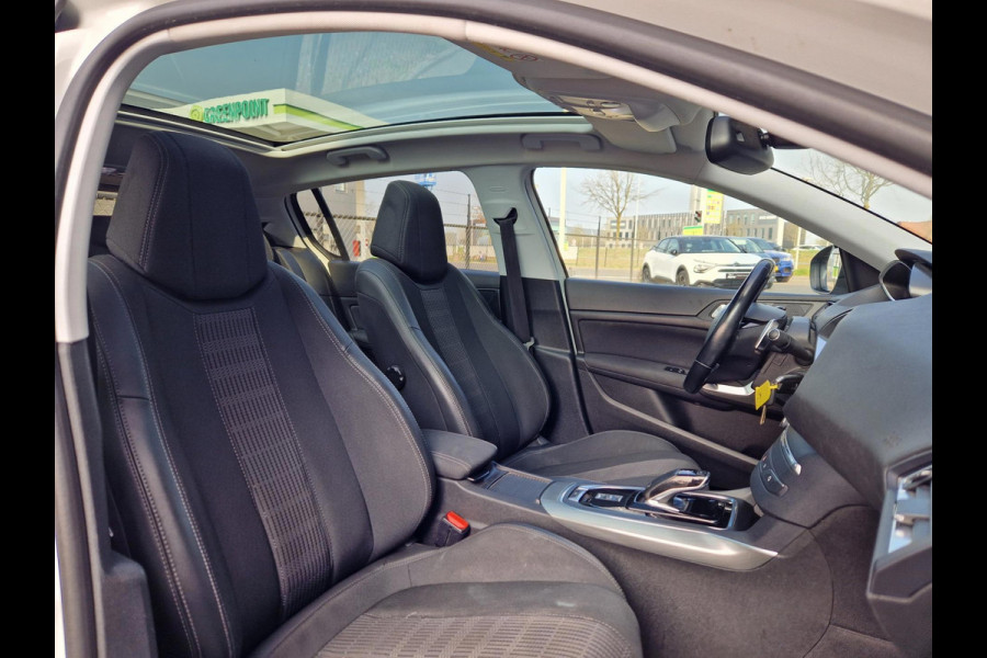 Peugeot 308 1.2 Allure 130pk aut. Panodak Peugeot 308 1.2 Allure 130pk aut. Panodak