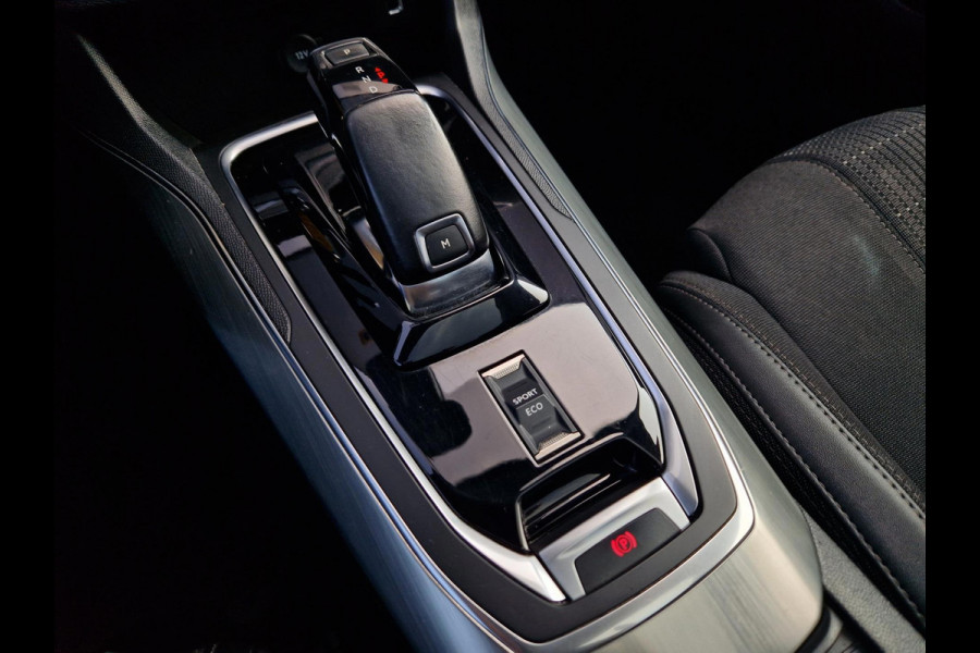 Peugeot 308 1.2 Allure 130pk aut. Panodak Peugeot 308 1.2 Allure 130pk aut. Panodak