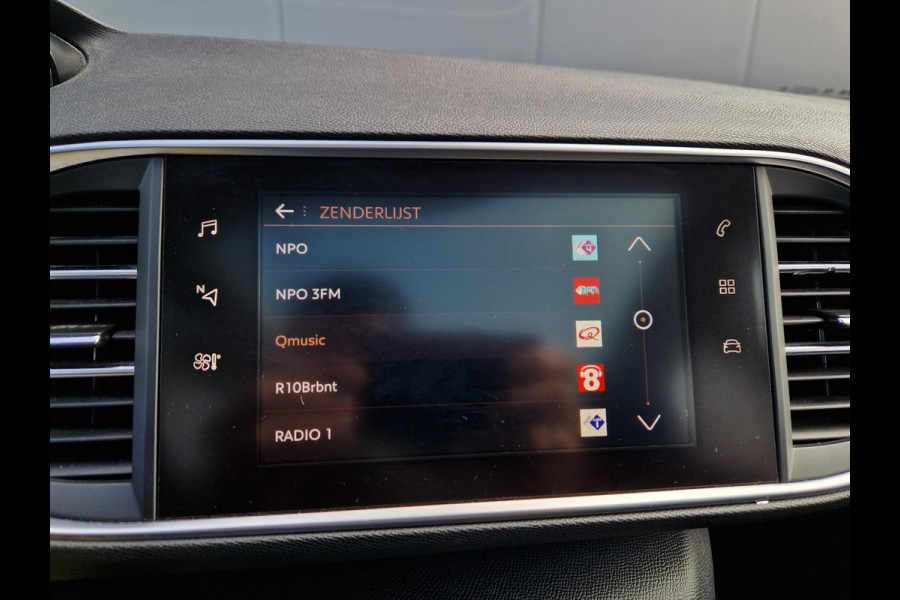 Peugeot 308 1.2 Allure 130pk aut. Panodak Peugeot 308 1.2 Allure 130pk aut. Panodak