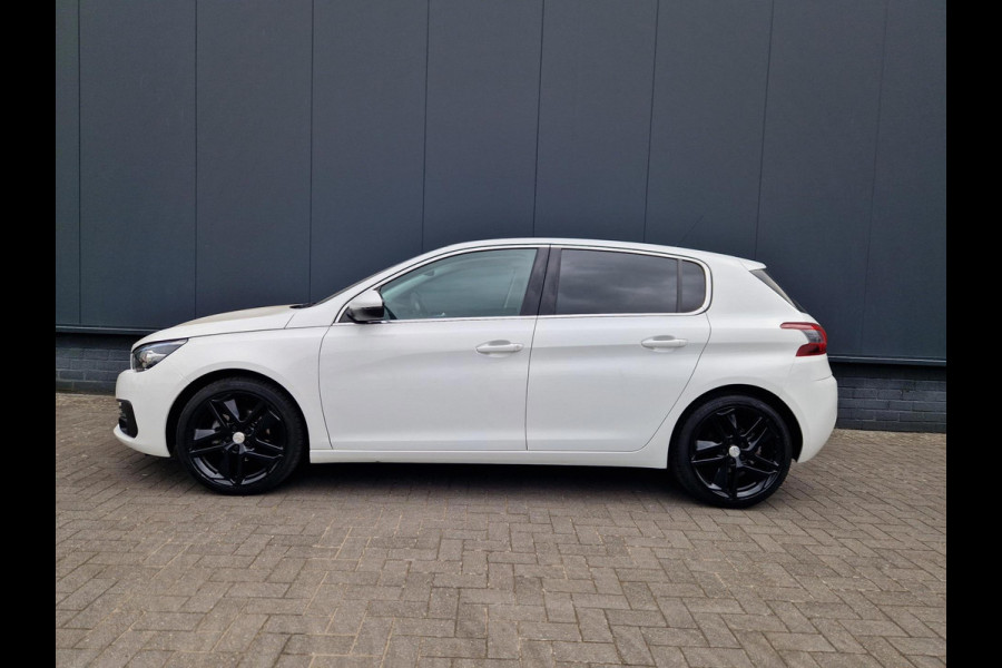 Peugeot 308 1.2 Allure 130pk aut. Panodak Peugeot 308 1.2 Allure 130pk aut. Panodak