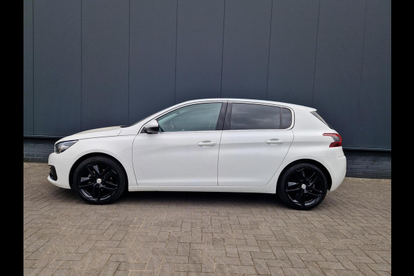Peugeot 308 1.2 Allure 130pk aut. Panodak Peugeot 308 1.2 Allure 130pk aut. Panodak