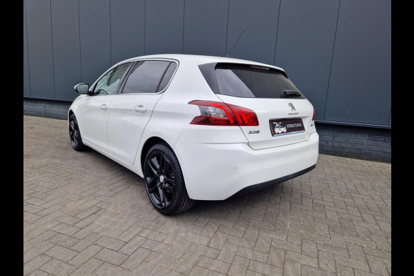 Peugeot 308 1.2 Allure 130pk aut. Panodak Peugeot 308 1.2 Allure 130pk aut. Panodak