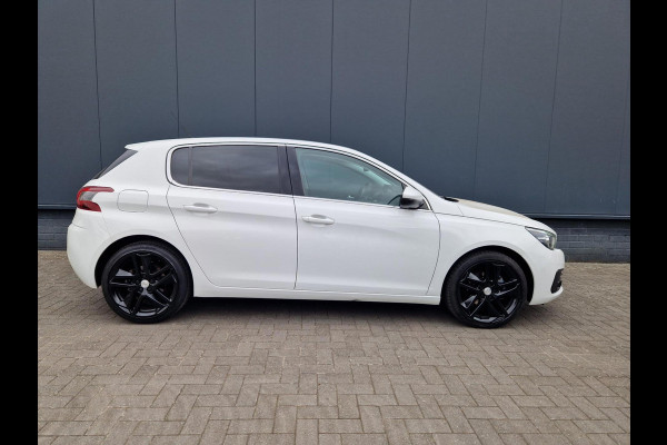Peugeot 308 1.2 Allure 130pk aut. Panodak Peugeot 308 1.2 Allure 130pk aut. Panodak