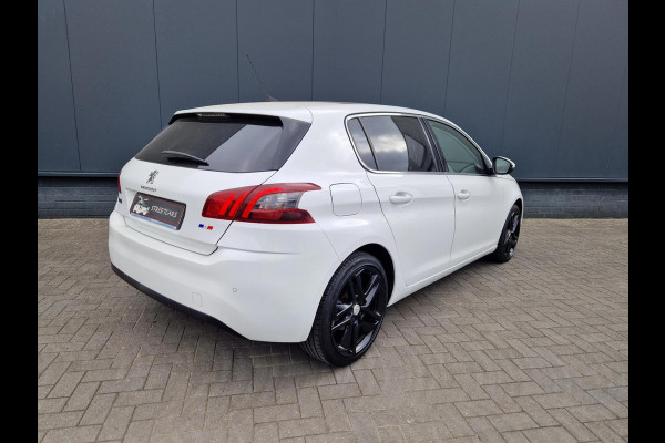 Peugeot 308 1.2 Allure 130pk aut. Panodak Peugeot 308 1.2 Allure 130pk aut. Panodak