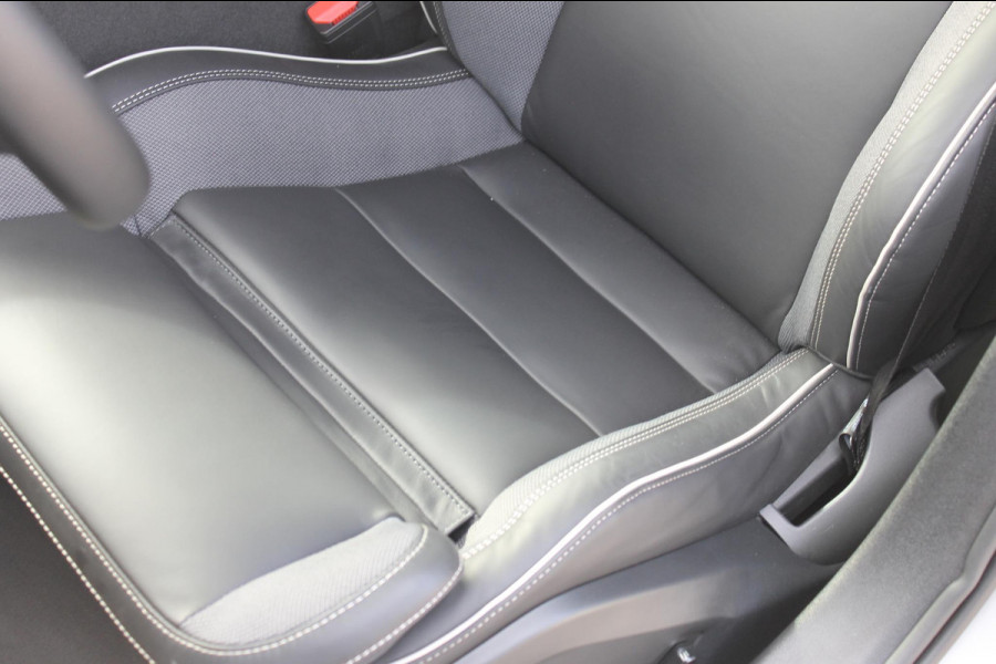Volvo V60 T6 350PK Autm. Plug-in hybrid AWD Plus Dark Long Range / Google infotainment / Semi elekrisch wegklapbare trekhaak / Verwarmbare voorruit / Elektrisch bedienbare voorstoelen met geheugen / Verwarmbare voorstoelen
