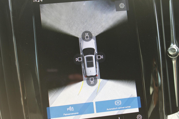 Volvo V60 T6 350PK Autm. Plug-in hybrid AWD Plus Dark Long Range / Google infotainment / Semi elekrisch wegklapbare trekhaak / Verwarmbare voorruit / Elektrisch bedienbare voorstoelen met geheugen / Verwarmbare voorstoelen