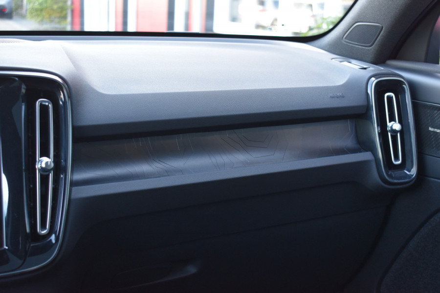 Volvo C40 Recharge Twin 408PK Ultimate 78 kWh | Nieuw | Black Sheep pakket | 20" LMV | 360 Camera | ACC | Stuurverwarming | Panodak |