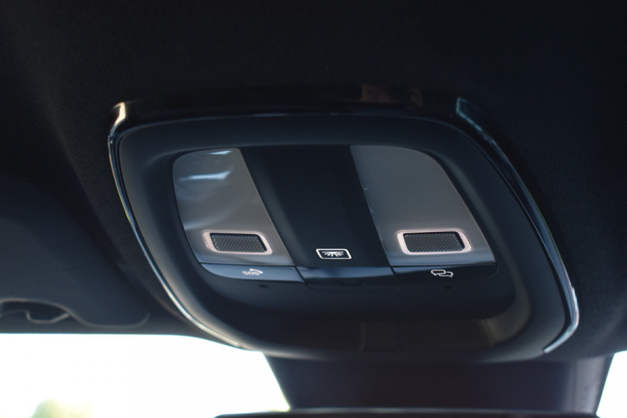 Volvo C40 Recharge Twin 408PK Ultimate 78 kWh | Nieuw | Black Sheep pakket | 20" LMV | 360 Camera | ACC | Stuurverwarming | Panodak |