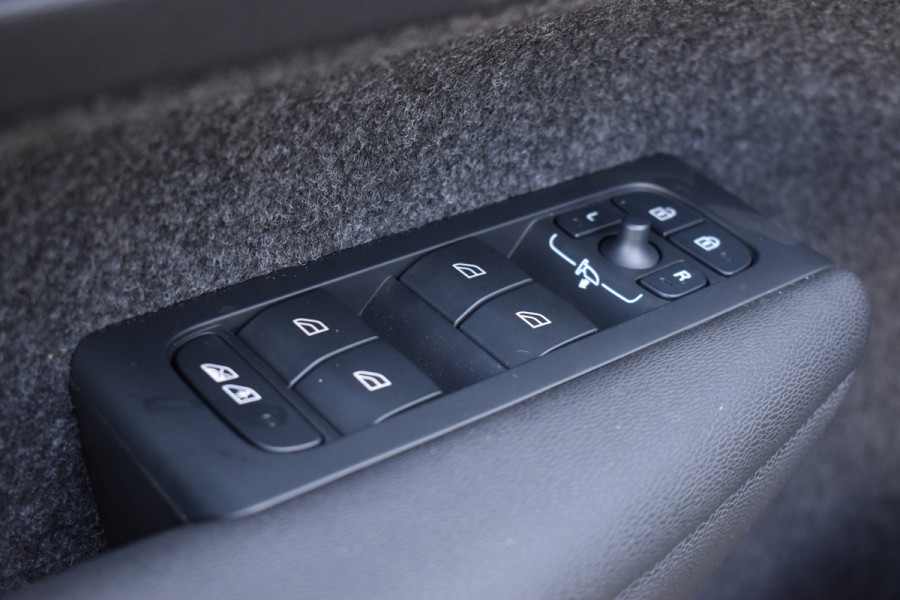 Volvo C40 Recharge Twin 408PK Ultimate 78 kWh | Nieuw | Black Sheep pakket | 20" LMV | 360 Camera | ACC | Stuurverwarming | Panodak |