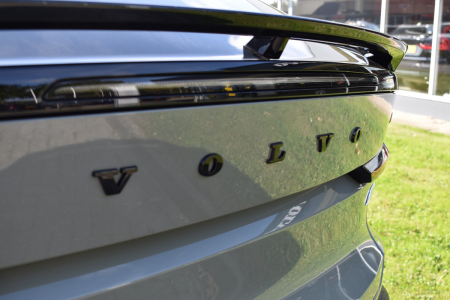 Volvo C40 Recharge Twin 408PK Ultimate 78 kWh | Nieuw | Black Sheep pakket | 20" LMV | 360 Camera | ACC | Stuurverwarming | Panodak |