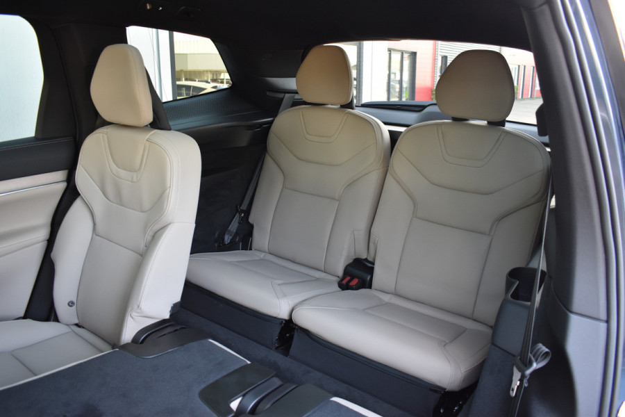 Volvo EX90 Twin Motor 408PK Ultra 7P 111kWh | Uit voorraad leverbaar | Luchtvering | 7 zitplaatsen | Pilot assist-pakket |