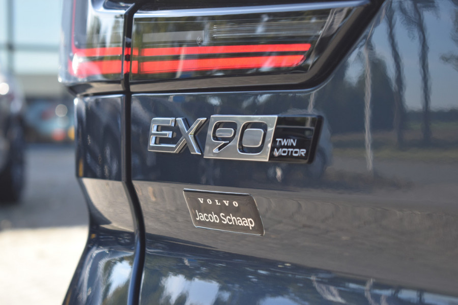 Volvo EX90 Twin Motor 408PK Ultra 7P 111kWh | Uit voorraad leverbaar | Luchtvering | 7 zitplaatsen | Pilot assist-pakket |