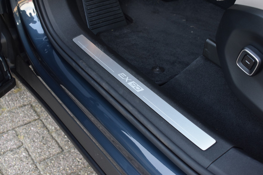 Volvo EX90 Twin Motor 408PK Ultra 7P 111kWh | Uit voorraad leverbaar | Luchtvering | 7 zitplaatsen | Pilot assist-pakket |