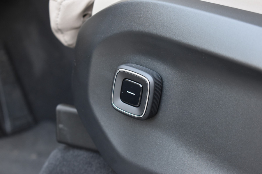Volvo EX90 Twin Motor 408PK Ultra 7P 111kWh | Uit voorraad leverbaar | Luchtvering | 7 zitplaatsen | Pilot assist-pakket |