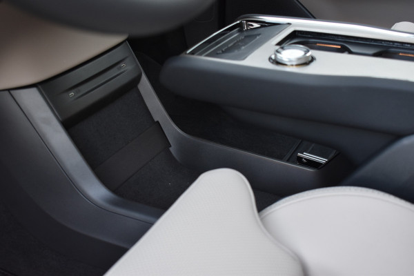 Volvo EX90 Twin Motor 408PK Ultra 7P 111kWh | Uit voorraad leverbaar | Luchtvering | 7 zitplaatsen | Pilot assist-pakket |