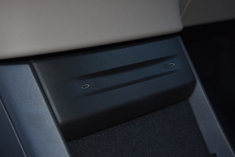 Volvo EX90 Twin Motor 408PK Ultra 7P 111kWh | Uit voorraad leverbaar | Luchtvering | 7 zitplaatsen | Pilot assist-pakket |