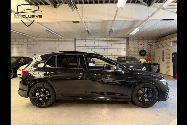 Volkswagen Golf 2.0 TSI R 4MOTION Pano/Akrapovic/Camera/BlindSpot Volkswagen Golf 2.0 TSI R 4MOTION Pano/Akrapovic/Camera/BlindSpot
