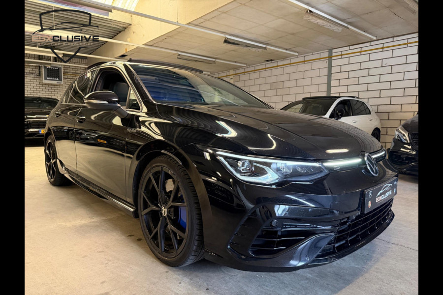 Volkswagen Golf 2.0 TSI R 4MOTION Pano/Akrapovic/Camera/BlindSpot Volkswagen Golf 2.0 TSI R 4MOTION Pano/Akrapovic/Camera/BlindSpot