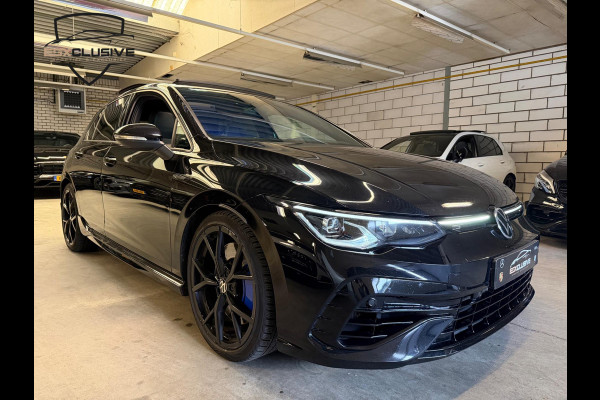 Volkswagen Golf 2.0 TSI R 4MOTION Pano/Akrapovic/Camera/BlindSpot Volkswagen Golf 2.0 TSI R 4MOTION Pano/Akrapovic/Camera/BlindSpot
