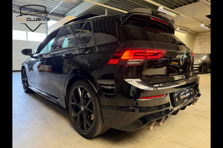 Volkswagen Golf 2.0 TSI R 4MOTION Pano/Akrapovic/Camera/BlindSpot Volkswagen Golf 2.0 TSI R 4MOTION Pano/Akrapovic/Camera/BlindSpot