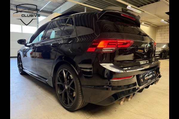 Volkswagen Golf 2.0 TSI R 4MOTION Pano/Akrapovic/Camera/BlindSpot Volkswagen Golf 2.0 TSI R 4MOTION Pano/Akrapovic/Camera/BlindSpot