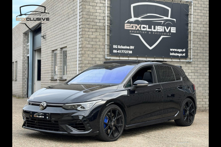 Volkswagen Golf 2.0 TSI R 4MOTION Pano/Akrapovic/Camera/BlindSpot Volkswagen Golf 2.0 TSI R 4MOTION Pano/Akrapovic/Camera/BlindSpot