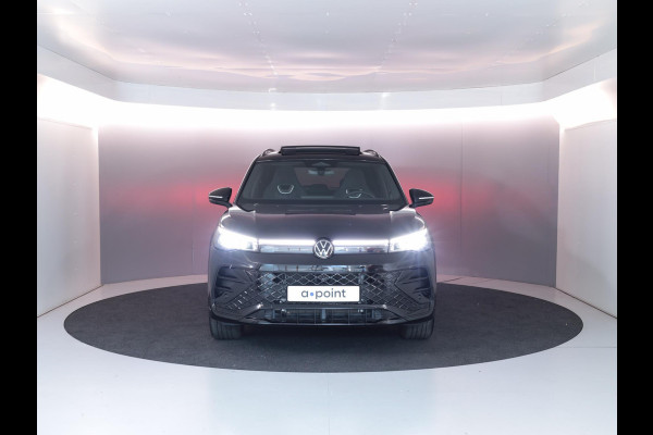 Volkswagen Tiguan 1.5 eHybrid R-Line Edition 272 PK PHEV | Verlengde garantie | Panorama dak | Trekhaak | Black Style | Matrix koplampen |  Assistance pakket plus | Volkswagen Tiguan 1.5 eHybrid R-Line Edition 272 PK PHEV | Verlengde garantie | Panorama dak | Trekhaak | Black Style | Matrix koplampen |  Assistance pakket plus |