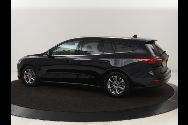 Ford Focus 1.0 EcoBoost Hybrid Titanium | Automaat | Carplay | Keyless | Navigatie | Climate control | Full LED | Parkeerhulp | Cruise control | DAB Ford Focus 1.0 EcoBoost Hybrid Titanium | Automaat | Carplay | Keyless | Navigatie | Climate control | Full LED | Parkeerhulp | Cruise control | DAB