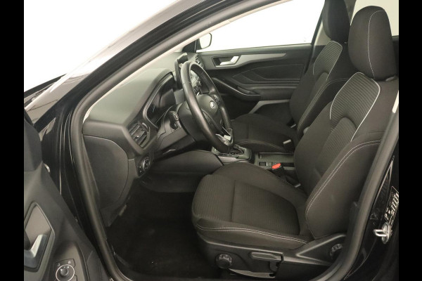 Ford Focus 1.0 EcoBoost Hybrid Titanium | Automaat | Carplay | Keyless | Navigatie | Climate control | Full LED | Parkeerhulp | Cruise control | DAB Ford Focus 1.0 EcoBoost Hybrid Titanium | Automaat | Carplay | Keyless | Navigatie | Climate control | Full LED | Parkeerhulp | Cruise control | DAB