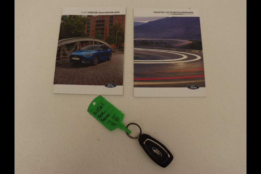 Ford Focus 1.0 EcoBoost Hybrid Titanium | Automaat | Carplay | Keyless | Navigatie | Climate control | Full LED | Parkeerhulp | Cruise control | DAB Ford Focus 1.0 EcoBoost Hybrid Titanium | Automaat | Carplay | Keyless | Navigatie | Climate control | Full LED | Parkeerhulp | Cruise control | DAB