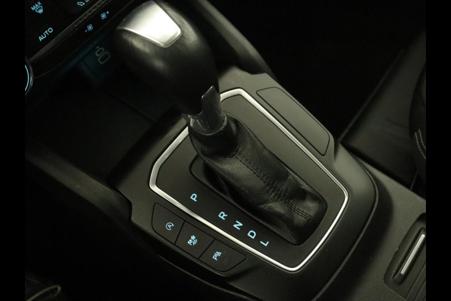 Ford Focus 1.0 EcoBoost Hybrid Titanium | Automaat | Carplay | Keyless | Navigatie | Climate control | Full LED | Parkeerhulp | Cruise control | DAB Ford Focus 1.0 EcoBoost Hybrid Titanium | Automaat | Carplay | Keyless | Navigatie | Climate control | Full LED | Parkeerhulp | Cruise control | DAB