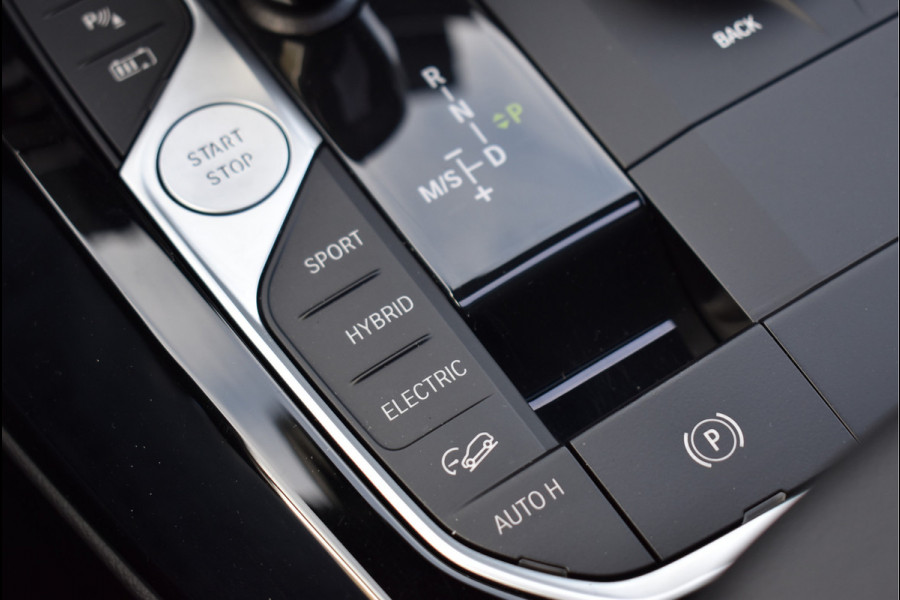 BMW X3 xDrive30e M-Sport Pakket 292 Pk Pano Trekhaak Laser Led Keyless Leder 20 Inch