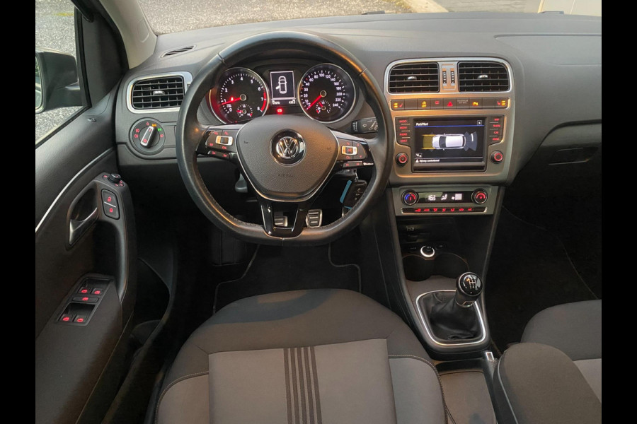 Volkswagen Polo 1.0 Comfortline Allstar Navigatie Parkpilot Cruisecontr Clima Stoelverw KM : 57.000 !!!