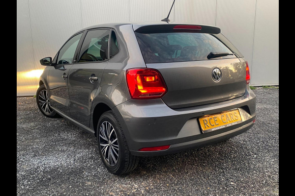 Volkswagen Polo 1.0 Comfortline Allstar Navigatie Parkpilot Cruisecontr Clima Stoelverw KM : 57.000 !!!