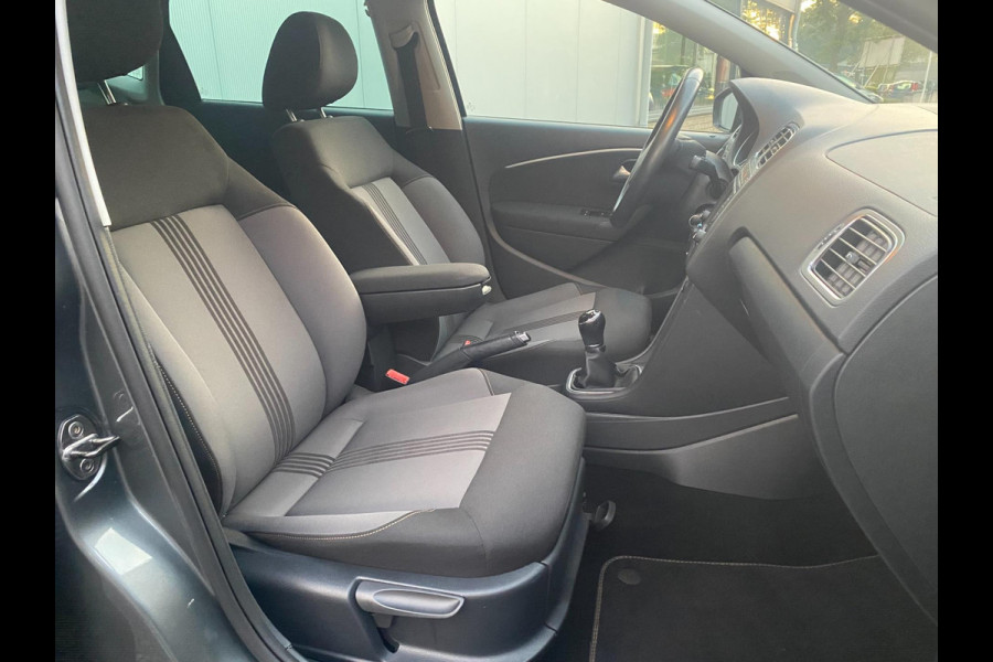 Volkswagen Polo 1.0 Comfortline Allstar Navigatie Parkpilot Cruisecontr Clima Stoelverw KM : 57.000 !!!
