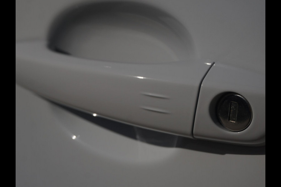 Opel Vivaro Electric 75 kWh Dubbele Cabine | 2x schuifdeur | 0% rente | 8 jaar garantie | Dynamic Surround View Pakket| Comfort Pakket | Exterieur Pakket | Winterpakket | Apple Carplay | rondom zicht camera's | LM velgen | Dodehoek detectie | parkeersensoren voor & achter | betimmering | rijklaarprijs Opel Vivaro Electric 75 kWh Dubbele Cabine | 2x schuifdeur | 0% rente | 8 jaar garantie | Dynamic Surround View Pakket| Comfort Pakket | Exterieur Pakket | Winterpakket | Apple Carplay | rondom zicht camera's | LM velgen | Dodehoek detectie | parkeersensoren voor & achter | betimmering | rijklaarprijs