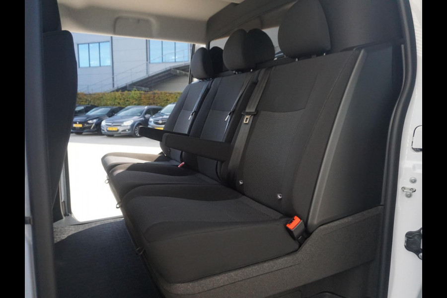 Opel Vivaro Electric 75 kWh Dubbele Cabine | 2x schuifdeur | 0% rente | 8 jaar garantie | Dynamic Surround View Pakket| Comfort Pakket | Exterieur Pakket | Winterpakket | Apple Carplay | rondom zicht camera's | LM velgen | Dodehoek detectie | parkeersensoren voor & achter | betimmering | rijklaarprijs Opel Vivaro Electric 75 kWh Dubbele Cabine | 2x schuifdeur | 0% rente | 8 jaar garantie | Dynamic Surround View Pakket| Comfort Pakket | Exterieur Pakket | Winterpakket | Apple Carplay | rondom zicht camera's | LM velgen | Dodehoek detectie | parkeersensoren voor & achter | betimmering | rijklaarprijs