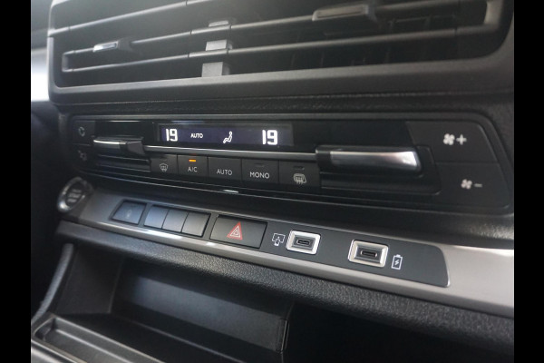 Opel Vivaro Electric 75 kWh Dubbele Cabine | 2x schuifdeur | 0% rente | 8 jaar garantie | Dynamic Surround View Pakket| Comfort Pakket | Exterieur Pakket | Winterpakket | Apple Carplay | rondom zicht camera's | LM velgen | Dodehoek detectie | parkeersensoren voor & achter | betimmering | rijklaarprijs Opel Vivaro Electric 75 kWh Dubbele Cabine | 2x schuifdeur | 0% rente | 8 jaar garantie | Dynamic Surround View Pakket| Comfort Pakket | Exterieur Pakket | Winterpakket | Apple Carplay | rondom zicht camera's | LM velgen | Dodehoek detectie | parkeersensoren voor & achter | betimmering | rijklaarprijs