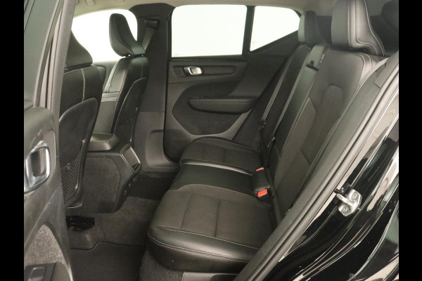 Volvo XC40 2.0 D3 Momentum | Trekhaak | Stoelverwarming | Harman/Kardon | Camera | Navigatie | Full LED | Getint glas | Parkeerhulp Volvo XC40 2.0 D3 Momentum | Trekhaak | Stoelverwarming | Harman/Kardon | Camera | Navigatie | Full LED | Getint glas | Parkeerhulp