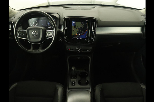 Volvo XC40 2.0 D3 Momentum | Trekhaak | Stoelverwarming | Harman/Kardon | Camera | Navigatie | Full LED | Getint glas | Parkeerhulp Volvo XC40 2.0 D3 Momentum | Trekhaak | Stoelverwarming | Harman/Kardon | Camera | Navigatie | Full LED | Getint glas | Parkeerhulp