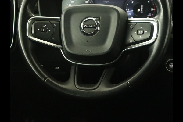 Volvo XC40 2.0 D3 Momentum | Trekhaak | Stoelverwarming | Harman/Kardon | Camera | Navigatie | Full LED | Getint glas | Parkeerhulp Volvo XC40 2.0 D3 Momentum | Trekhaak | Stoelverwarming | Harman/Kardon | Camera | Navigatie | Full LED | Getint glas | Parkeerhulp