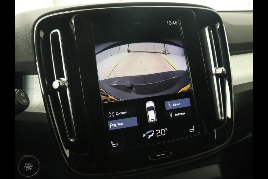 Volvo XC40 2.0 D3 Momentum | Trekhaak | Stoelverwarming | Harman/Kardon | Camera | Navigatie | Full LED | Getint glas | Parkeerhulp Volvo XC40 2.0 D3 Momentum | Trekhaak | Stoelverwarming | Harman/Kardon | Camera | Navigatie | Full LED | Getint glas | Parkeerhulp
