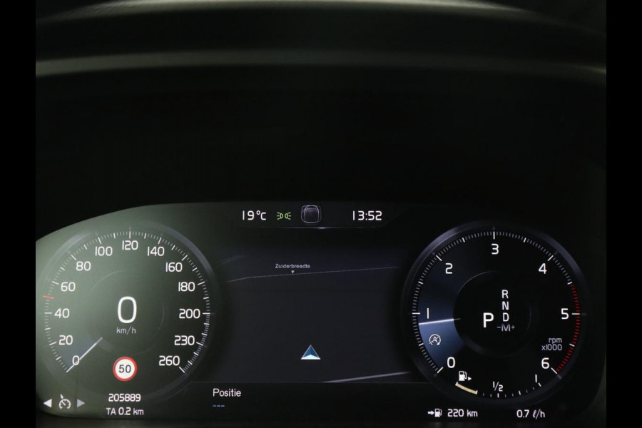 Volvo XC40 2.0 D3 Momentum | Trekhaak | Stoelverwarming | Harman/Kardon | Camera | Navigatie | Full LED | Getint glas | Parkeerhulp Volvo XC40 2.0 D3 Momentum | Trekhaak | Stoelverwarming | Harman/Kardon | Camera | Navigatie | Full LED | Getint glas | Parkeerhulp