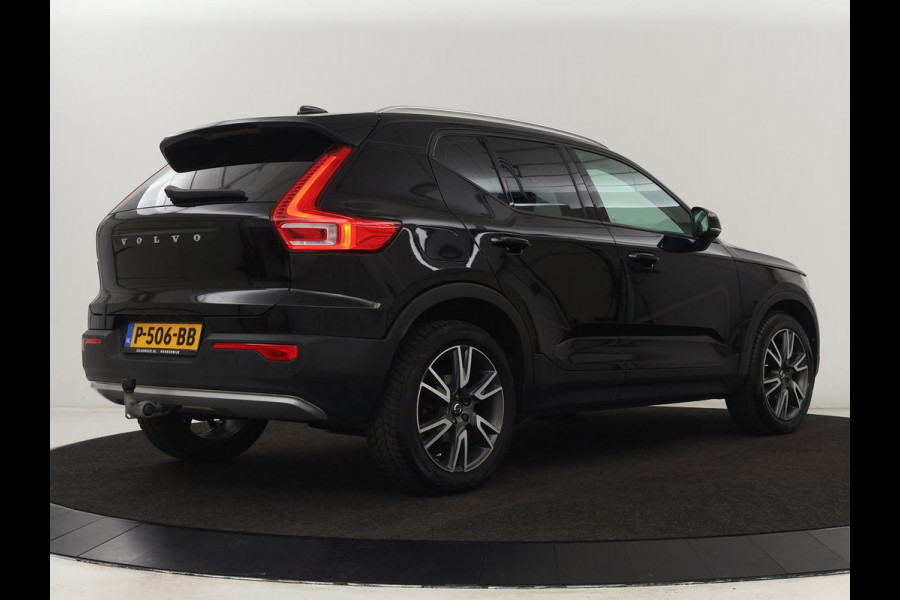 Volvo XC40 2.0 D3 Momentum | Trekhaak | Stoelverwarming | Harman/Kardon | Camera | Navigatie | Full LED | Getint glas | Parkeerhulp Volvo XC40 2.0 D3 Momentum | Trekhaak | Stoelverwarming | Harman/Kardon | Camera | Navigatie | Full LED | Getint glas | Parkeerhulp